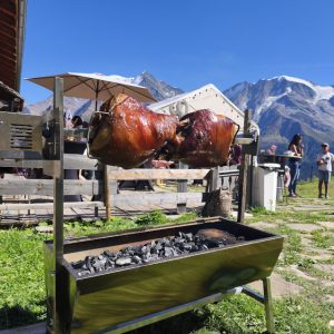 Jambon à l'os sur broche